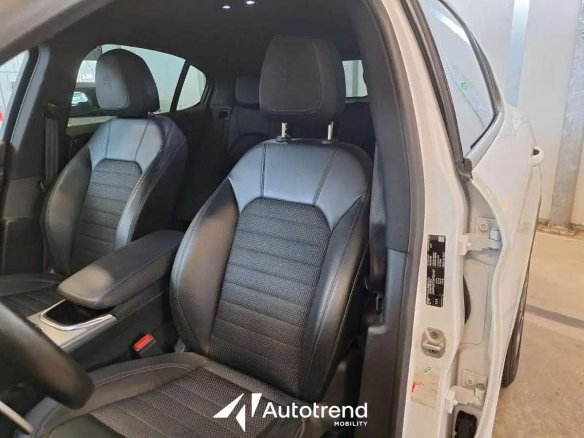 Alfa Romeo Stelvio usata a Bari (15)