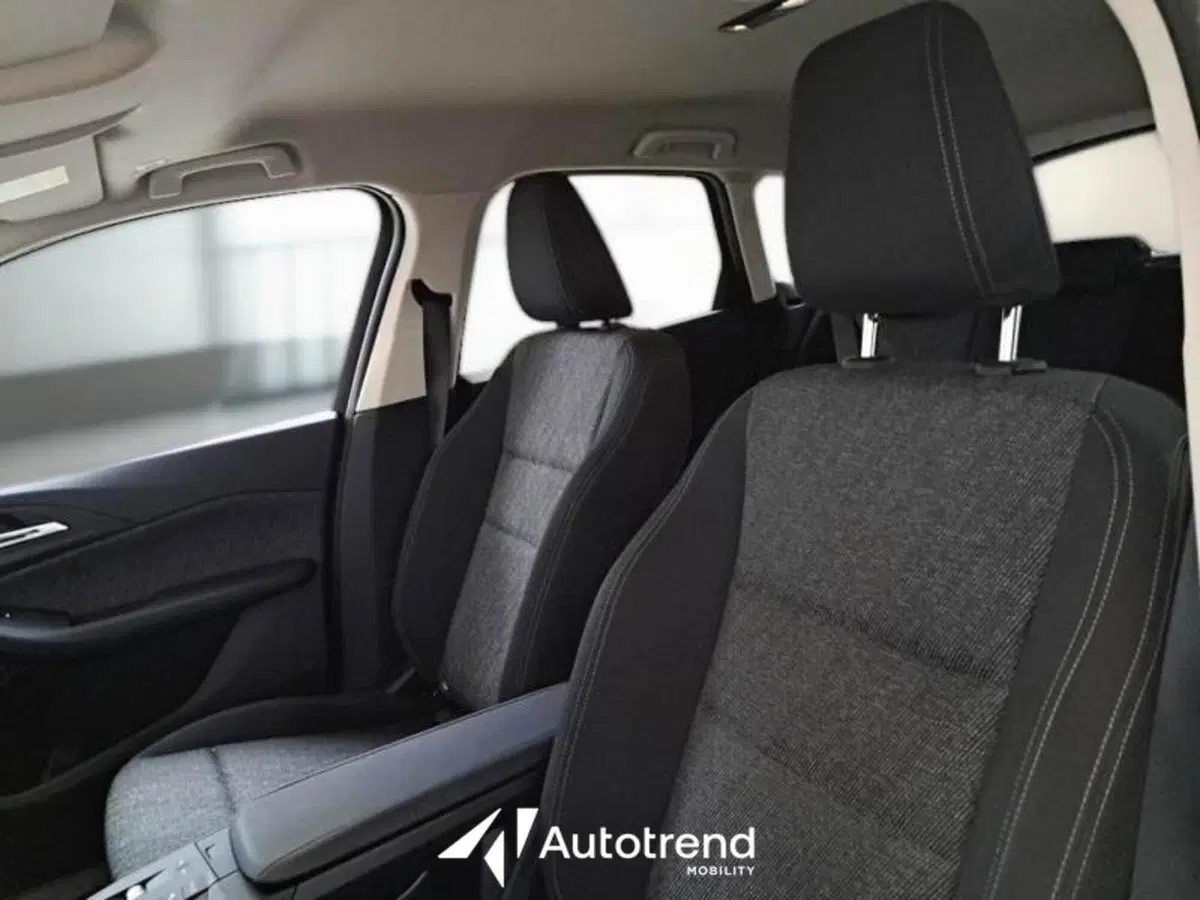 BMW Serie 2 Active Tourer usata a Bari (6)