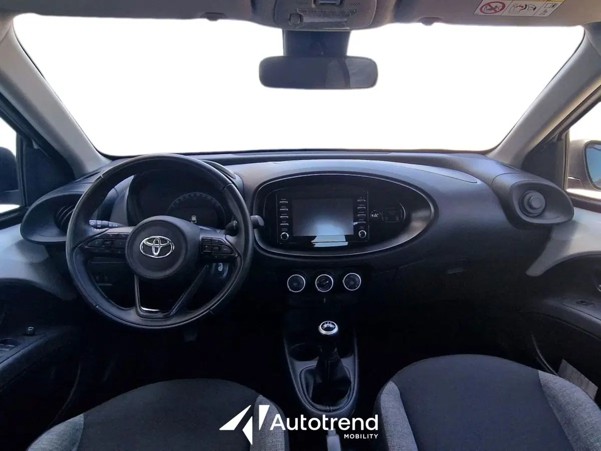 Toyota Aygo X usata a Bari (7)