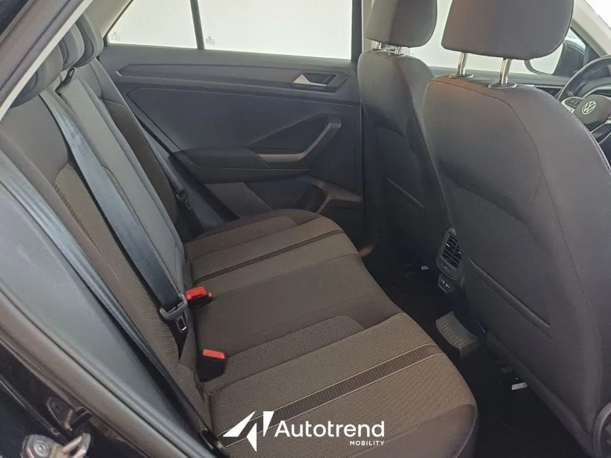 Volkswagen T-Roc usata a Bari (16)