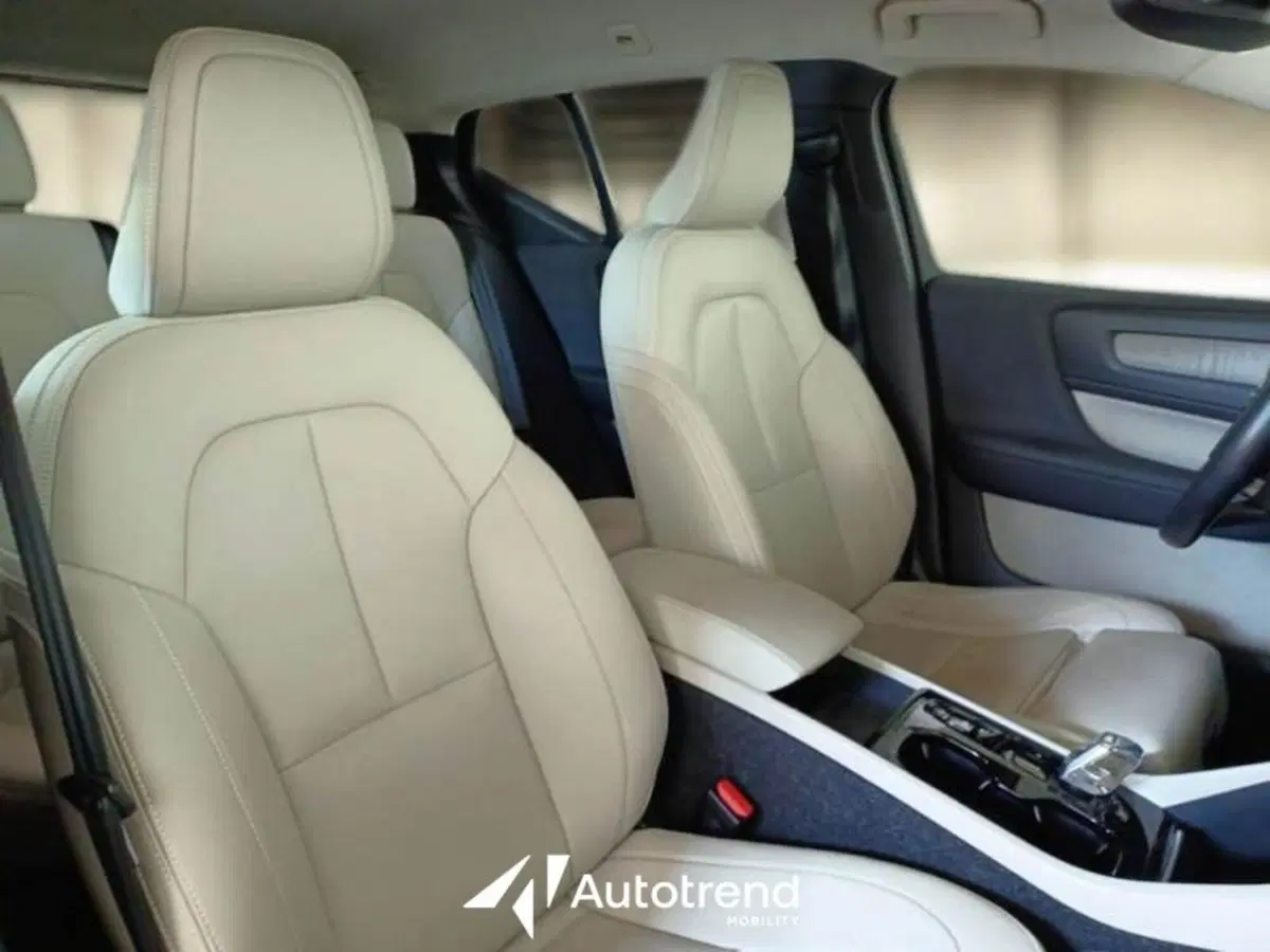 Volvo XC40 usata a Bari (16)