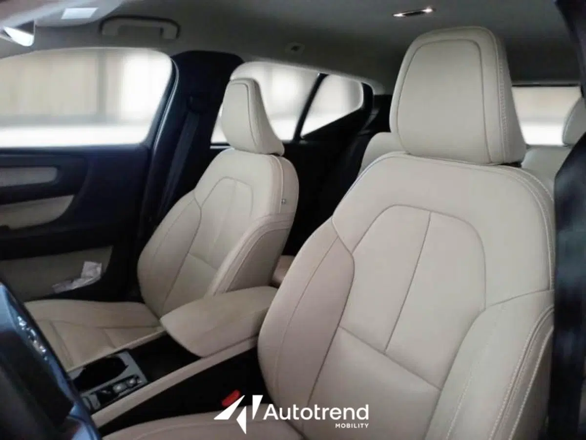 Volvo XC40 usata a Bari (6)