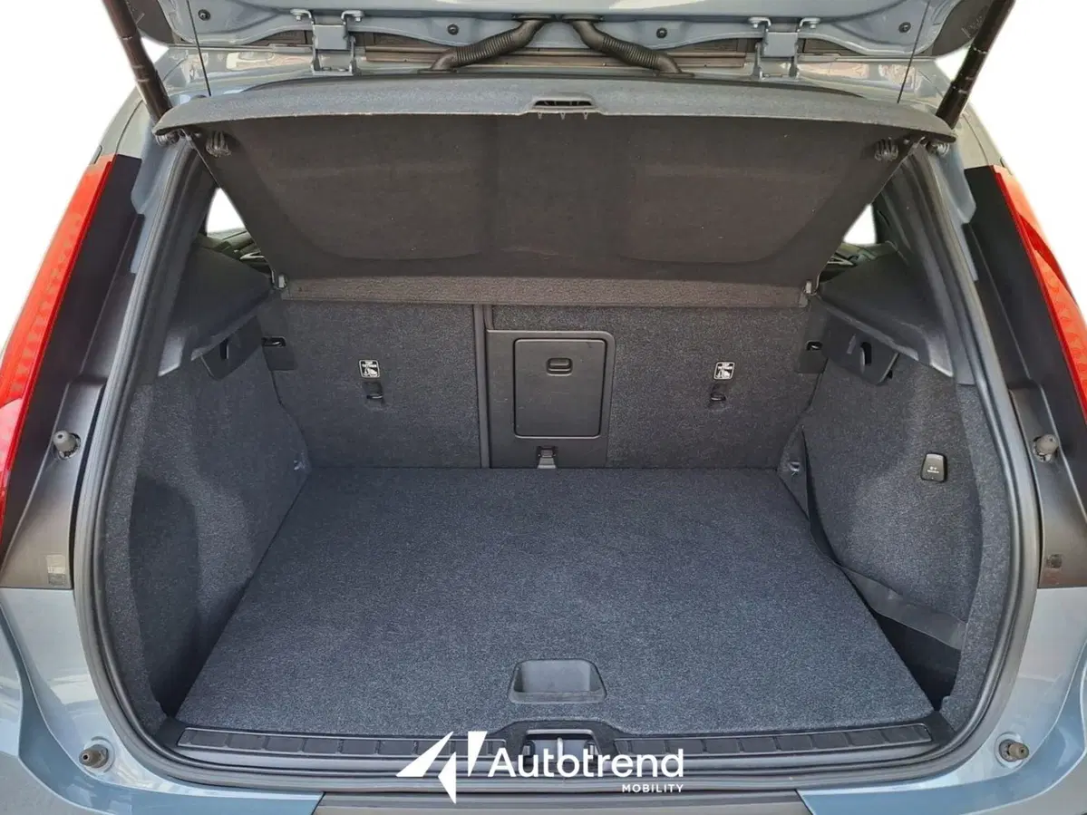 Volvo XC40 usata a Bari (16)