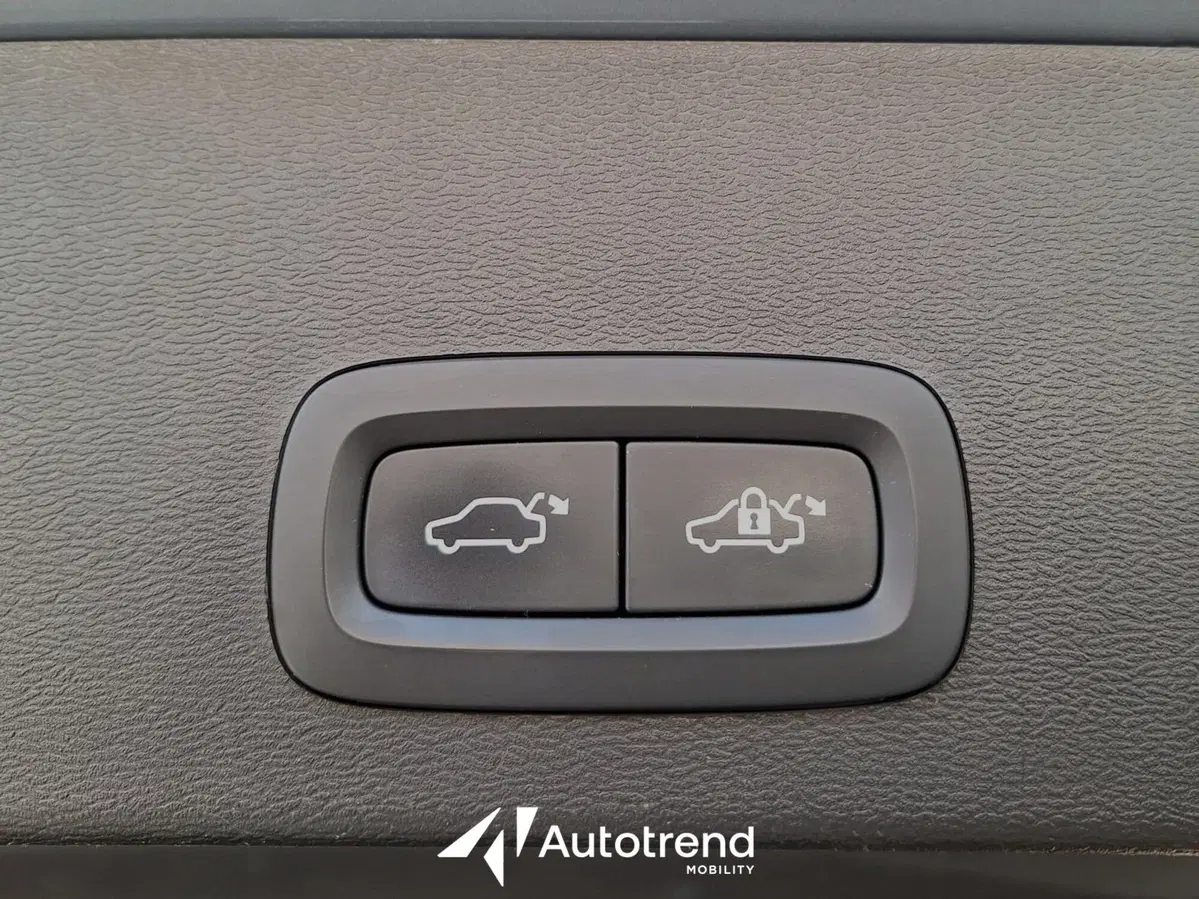 Volvo XC40 usata a Bari (17)