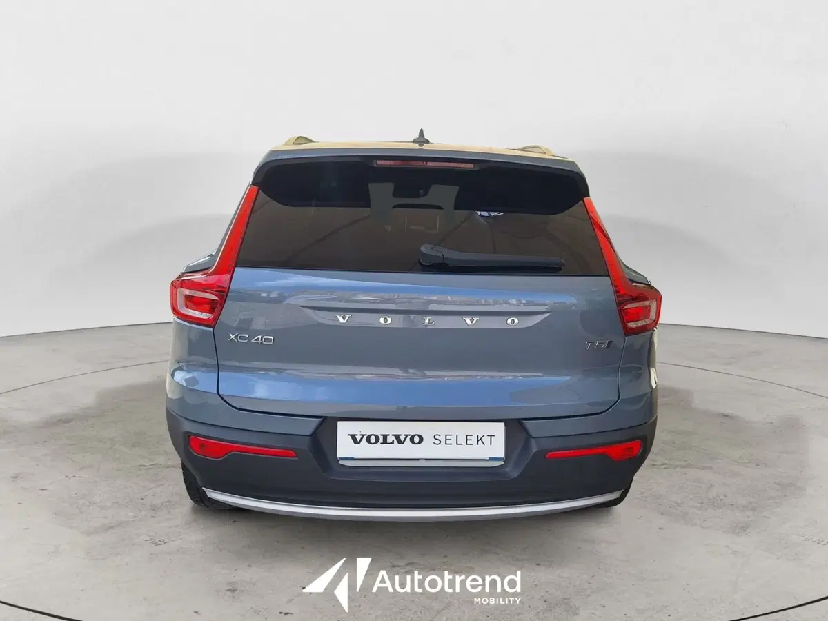 Volvo XC40 usata a Bari (4)