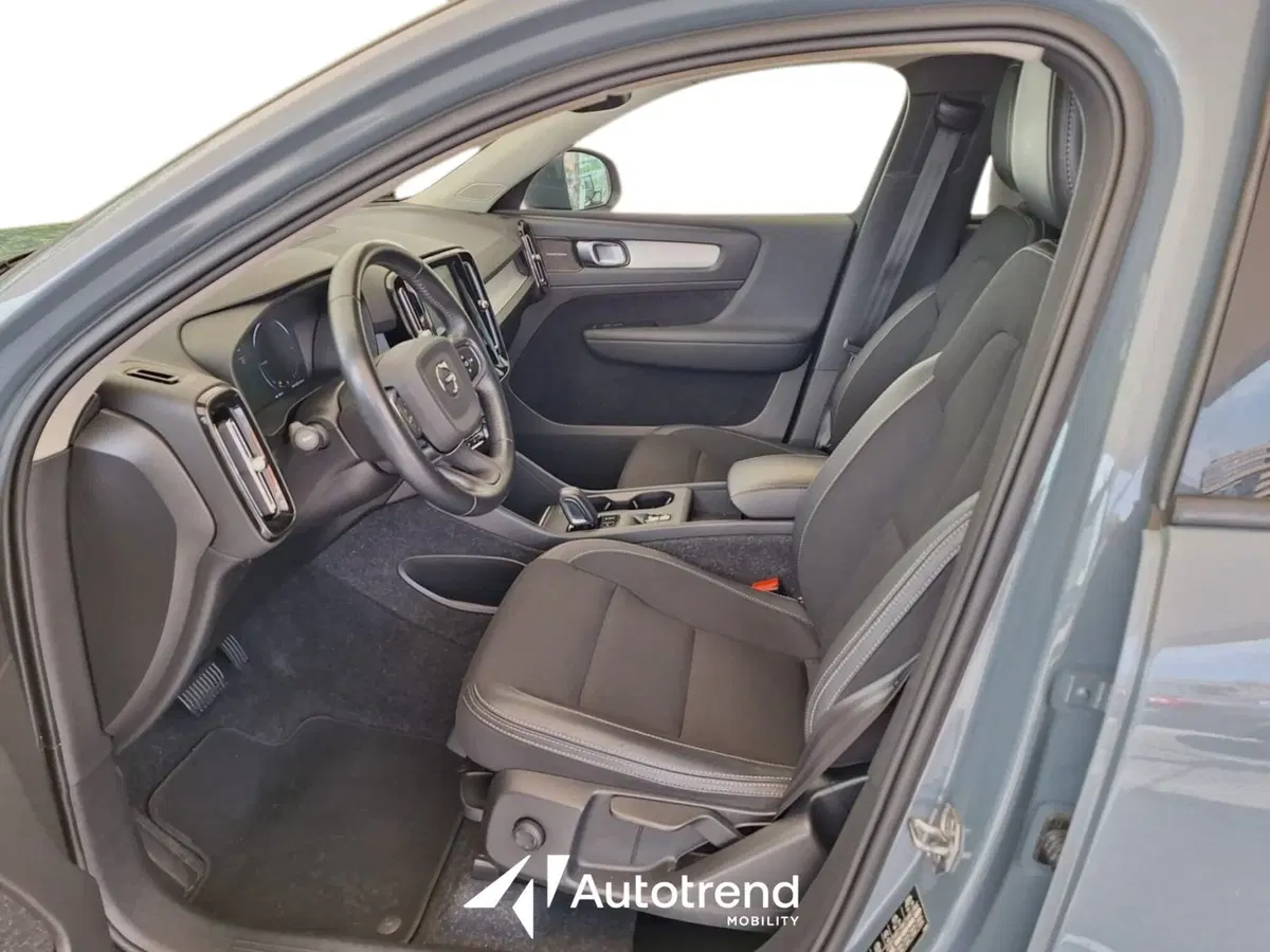 Volvo XC40 usata a Bari (6)