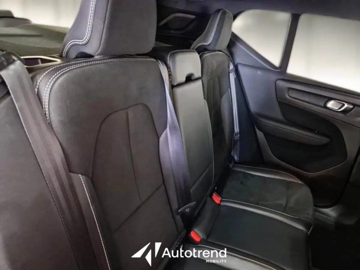 Volvo XC40 usata a Bari (11)