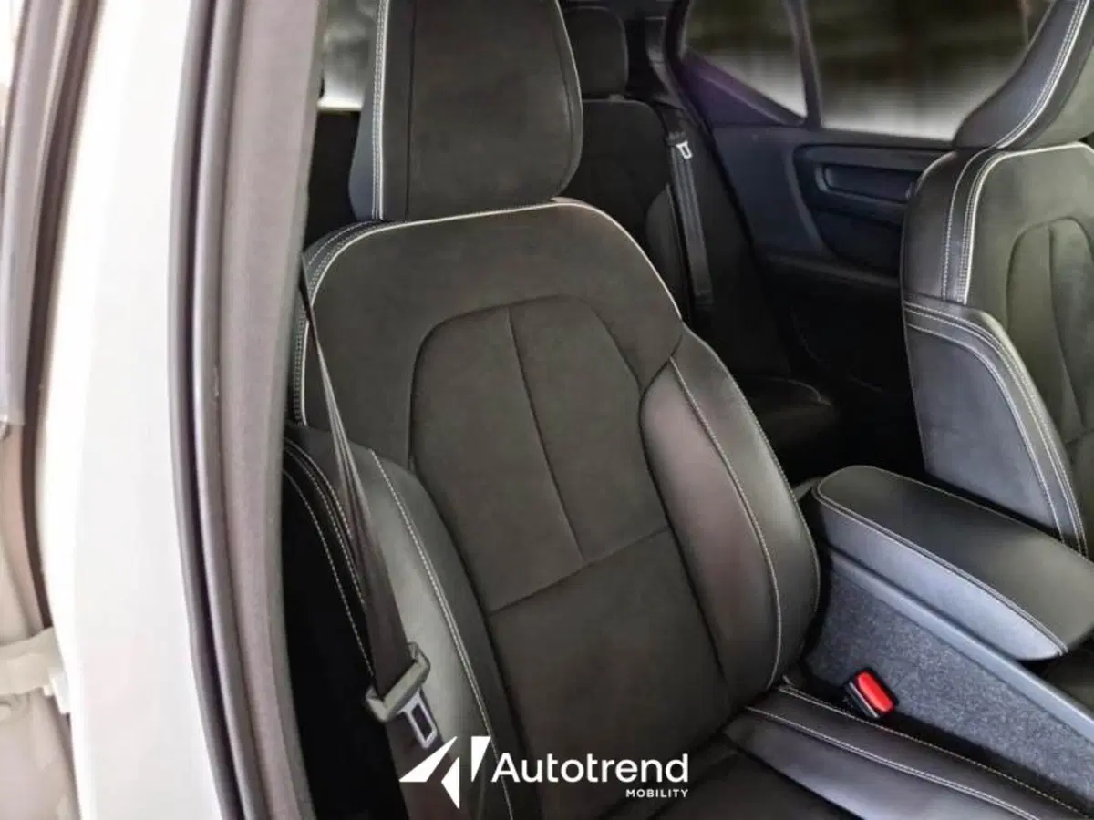 Volvo XC40 usata a Bari (8)