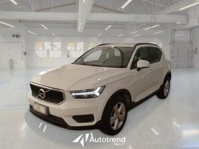Volvo XC40 T2 automatico Core del 2022 usata a Bari