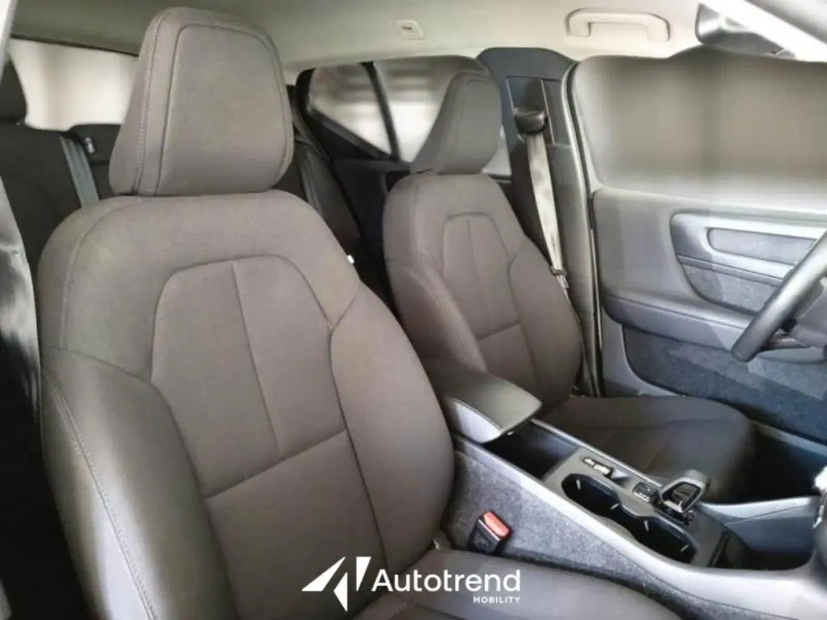 Volvo XC40 usata a Bari (7)