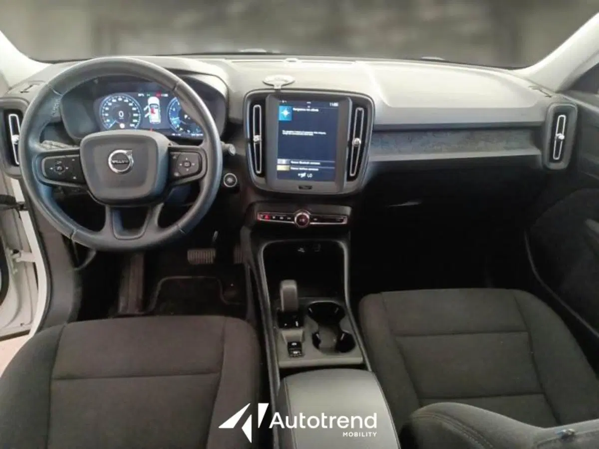 Volvo XC40 usata a Bari (8)