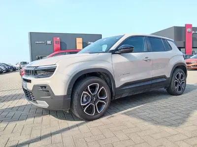 Jeep Avenger full-electric Summit fwd 156cv auto del 2025 usata a Alessandria