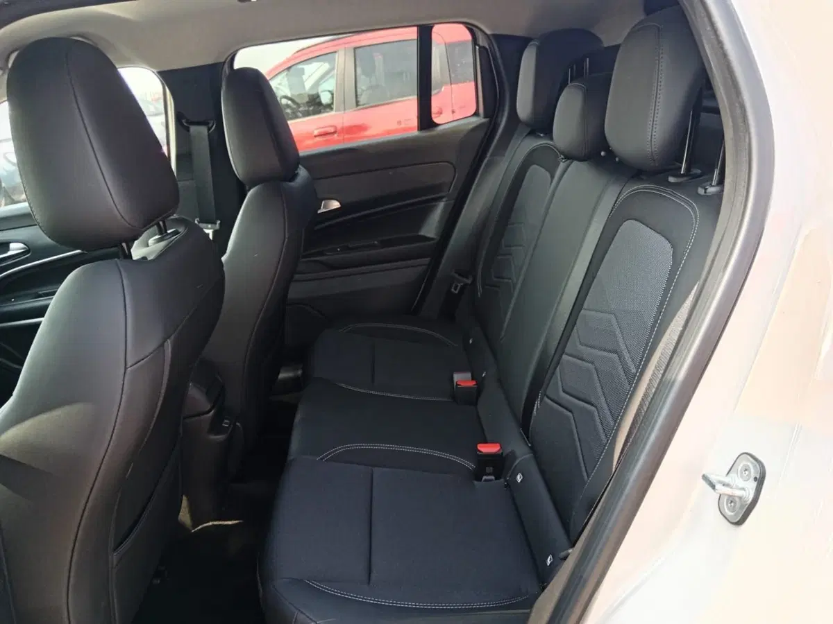 Jeep Avenger usata a Alessandria (11)