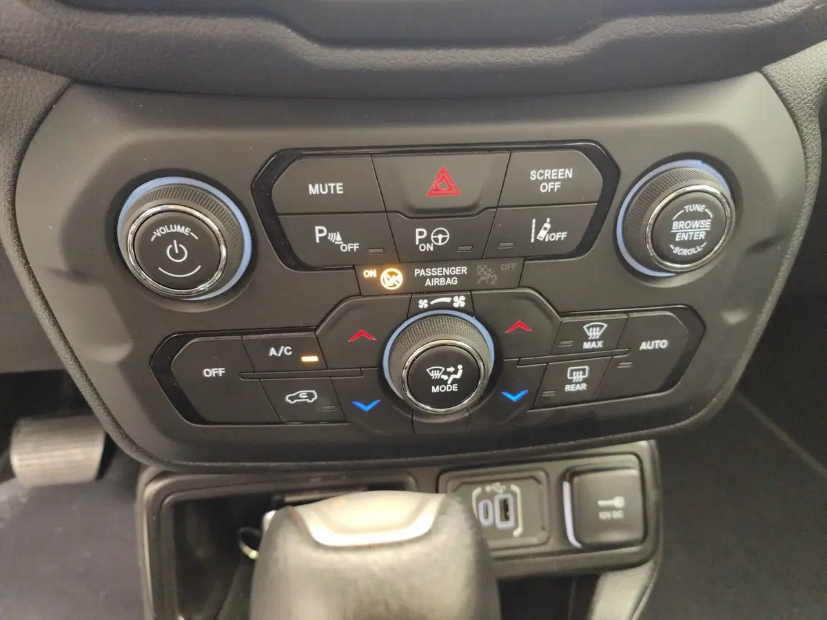 Jeep Renegade usata a Como (16)