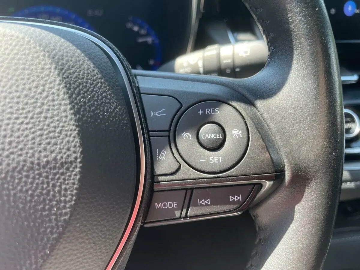 Toyota Corolla Touring Sports usata a Lecco (18)