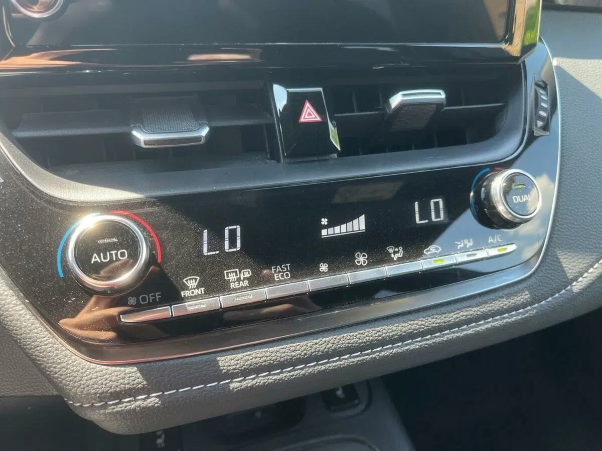 Toyota Corolla Touring Sports usata a Lecco (20)