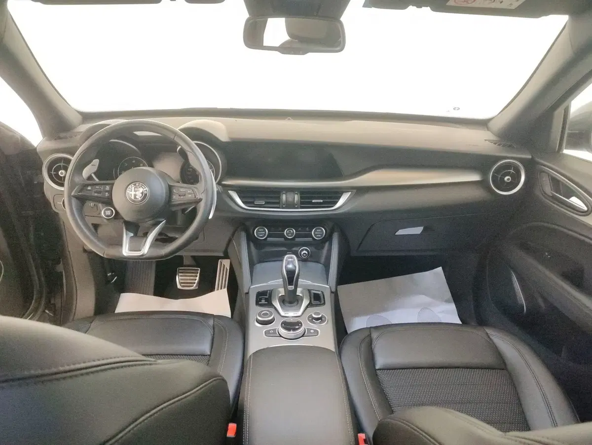 Alfa Romeo Stelvio usata a Alessandria (8)
