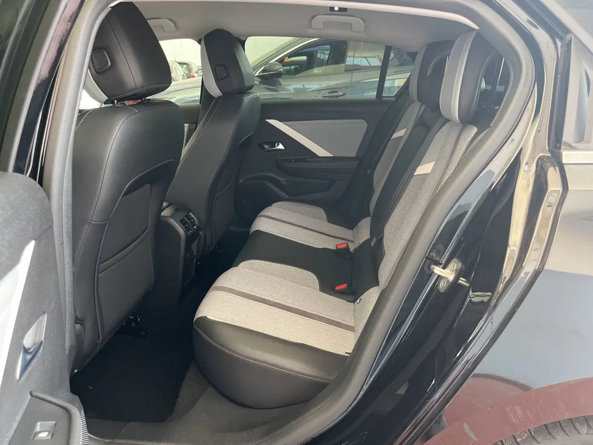 Opel Astra usata a Torino (9)