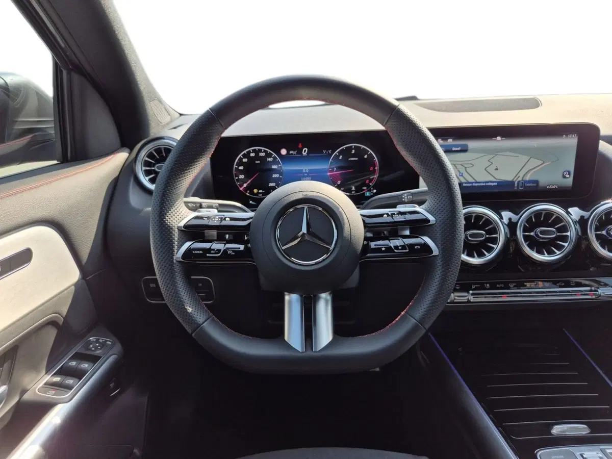 Mercedes-Benz GLA SUV usata  (18)