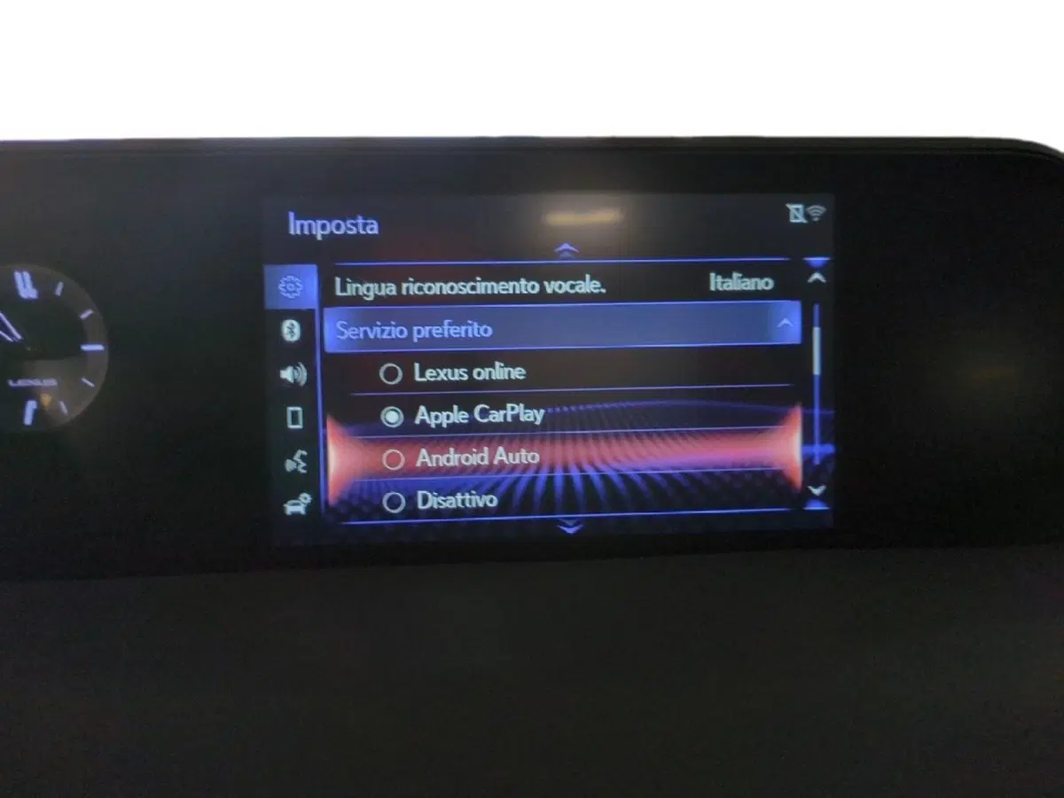 Lexus UX usata a Milano (16)