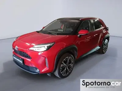 Toyota Yaris Cross 1.5 Hybrid 5p. E-CVT Lounge del 2022 usata a Milano