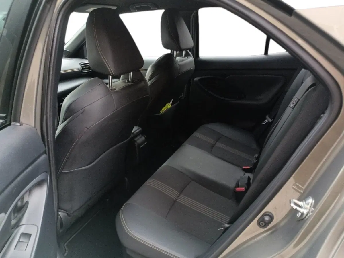 Toyota Yaris Cross usata a Milano (14)
