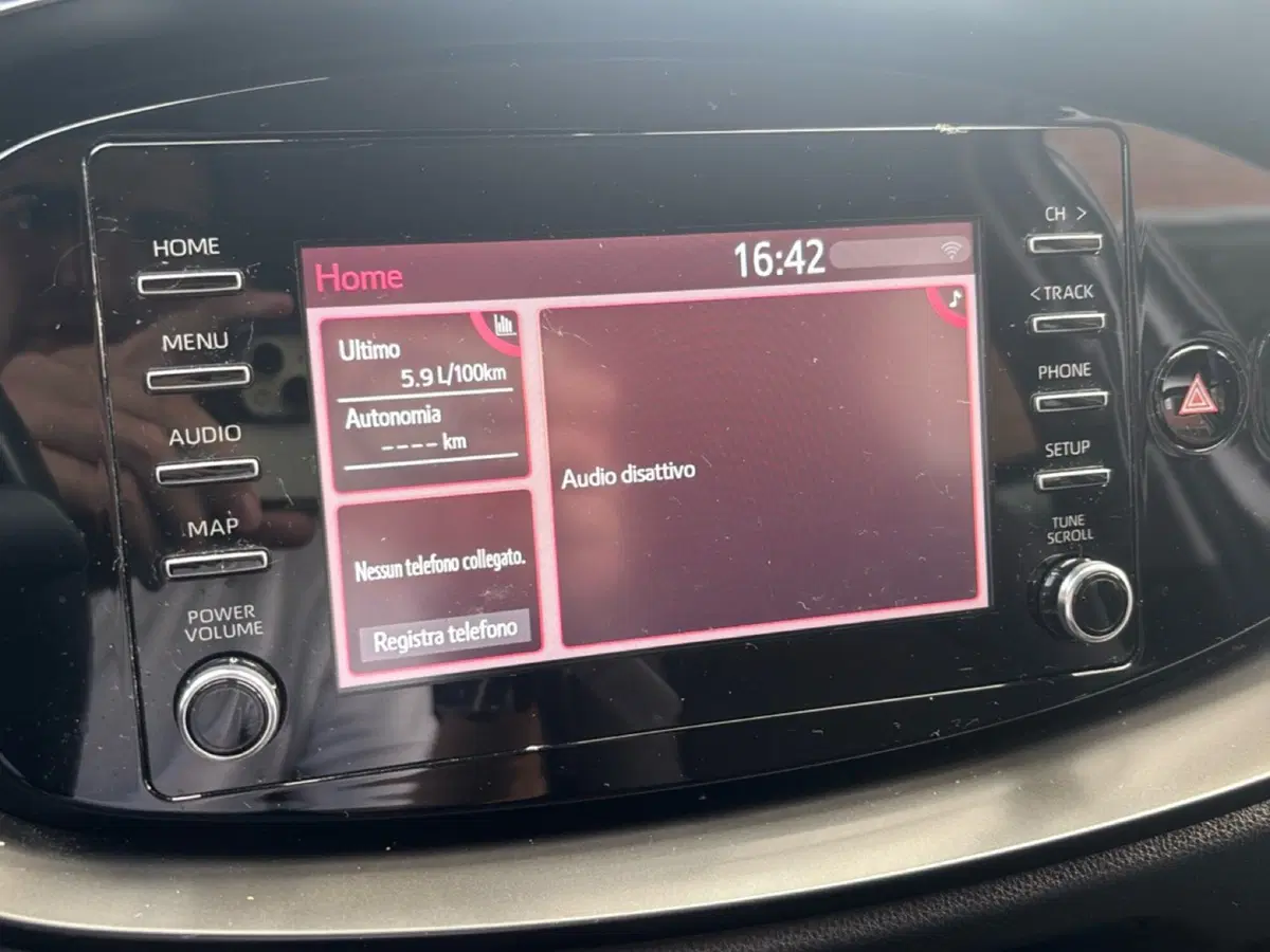 Toyota Aygo X usata a Bologna (11)