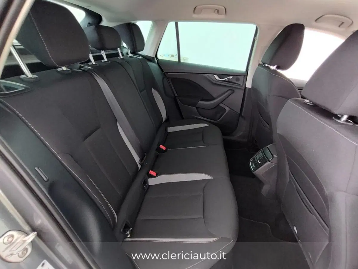 Skoda Kamiq usata a Como (5)