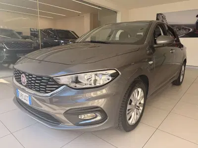 Fiat Tipo Tipo 1.4 5 porte Easy del 2016 usata a Latina