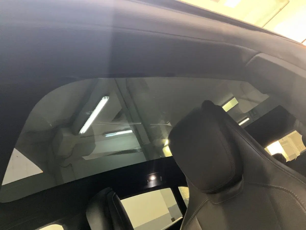 Porsche Taycan Cross Turismo usata a Como (11)