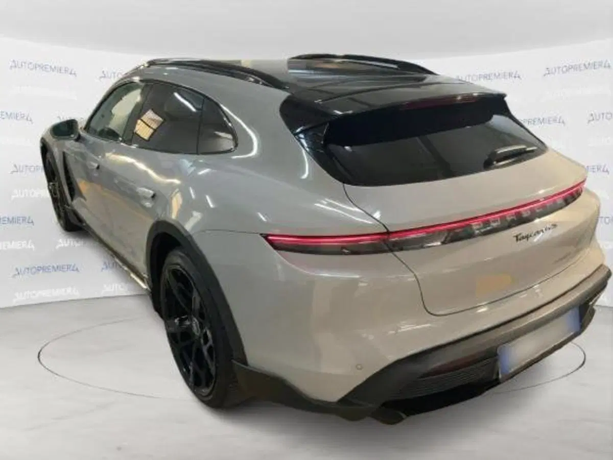 Porsche Taycan Cross Turismo usata a Como (3)