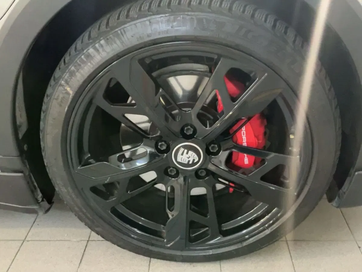 Porsche Taycan Cross Turismo usata a Como (6)