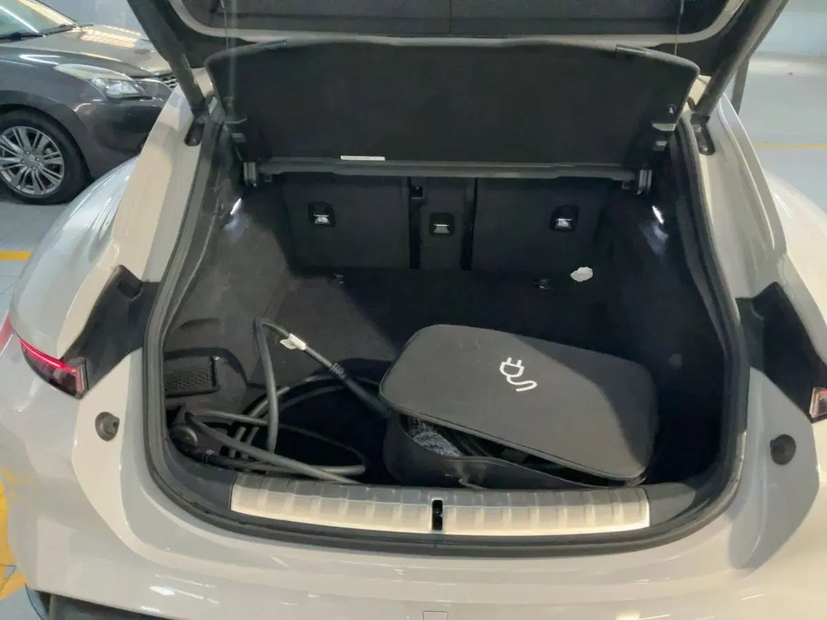Porsche Taycan Cross Turismo usata a Como (7)