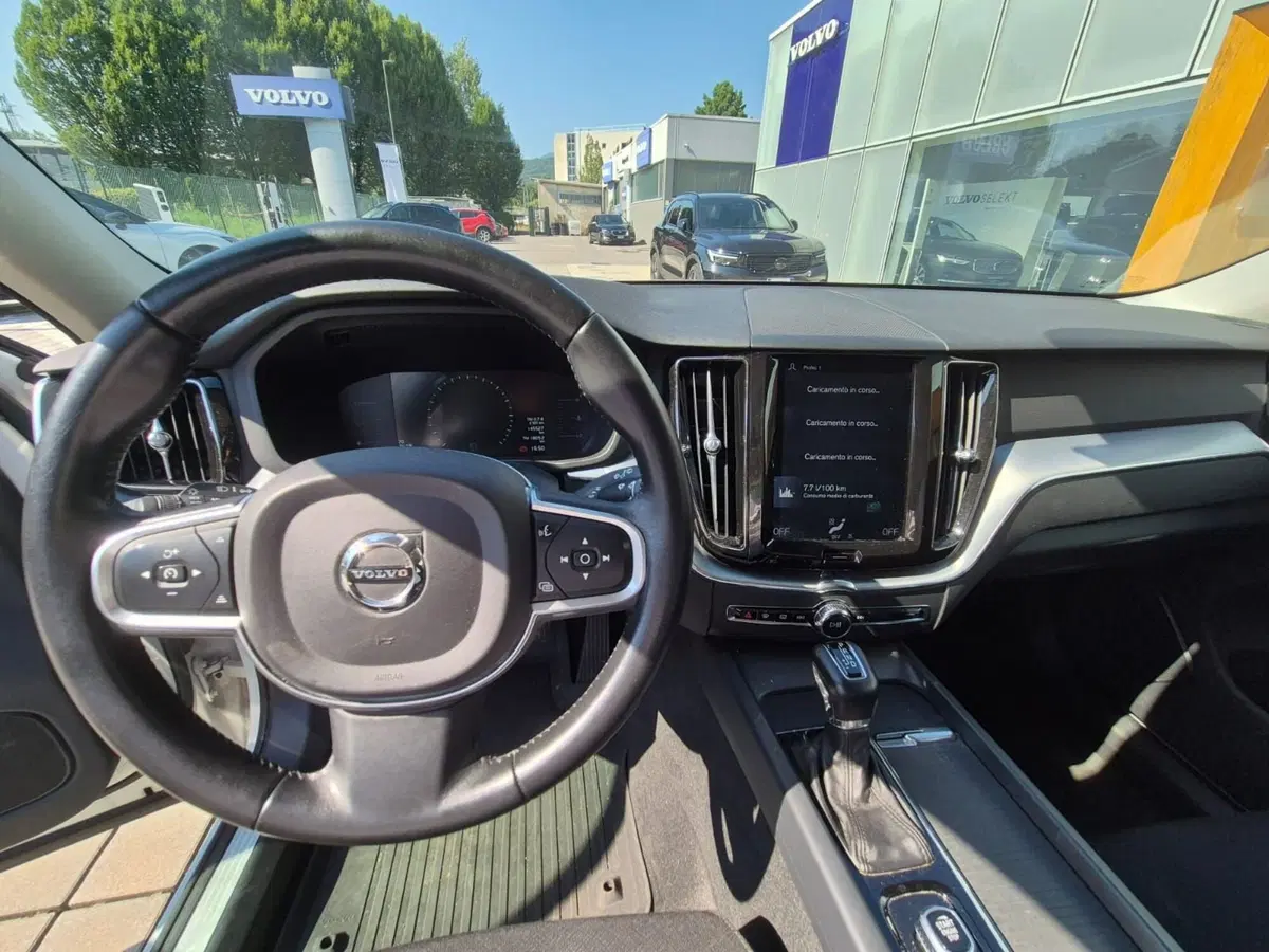 Volvo XC60 usata a Como (10)