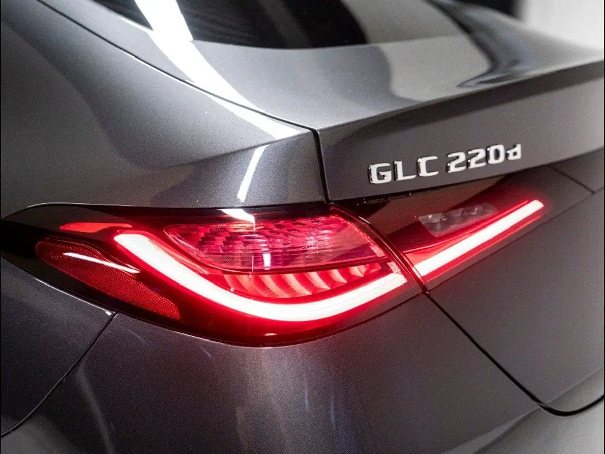Mercedes-Benz GLC Coupé nuova a Ancona (8)