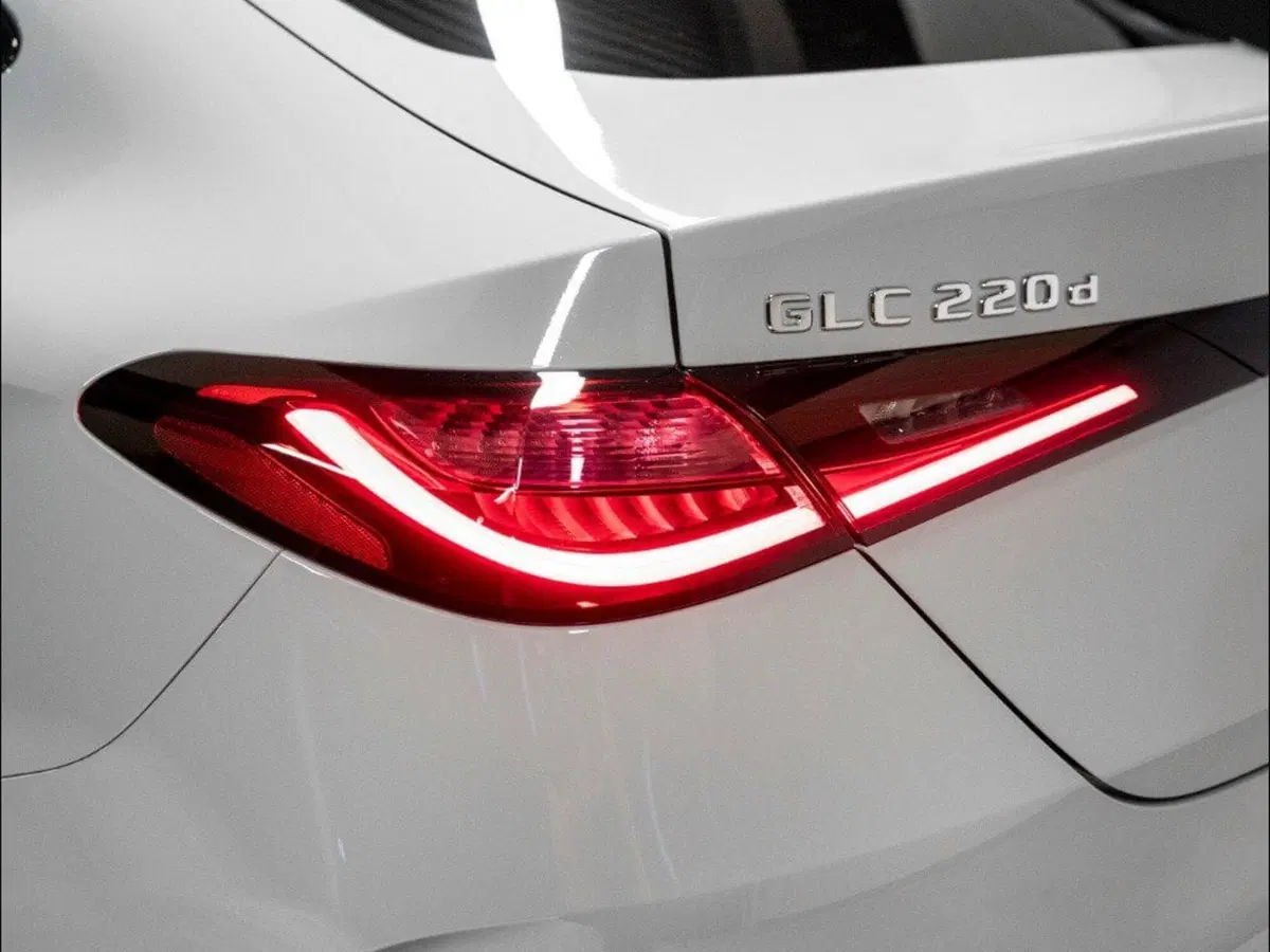 Mercedes-Benz GLC Coupé nuova a Ancona (8)