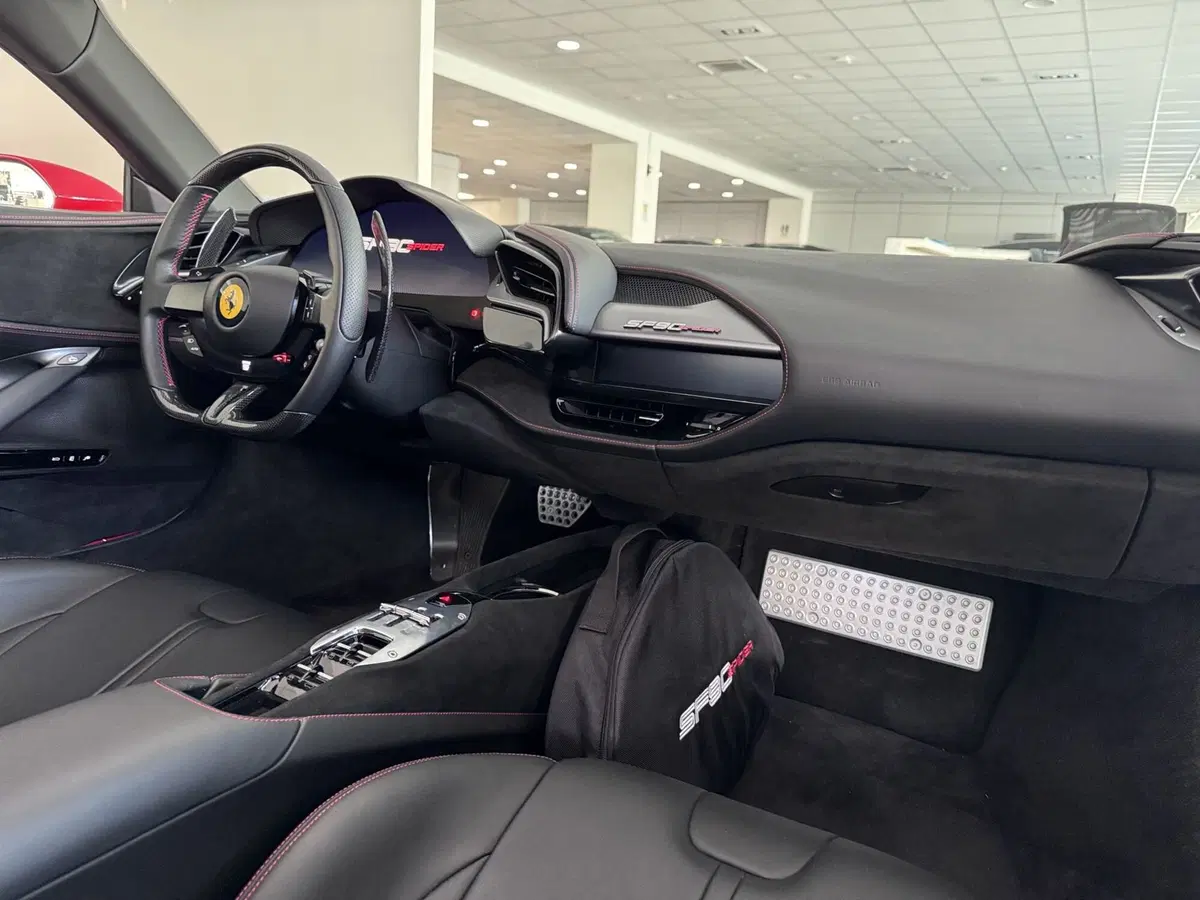 Ferrari SF90 Spider usata a Messina (10)