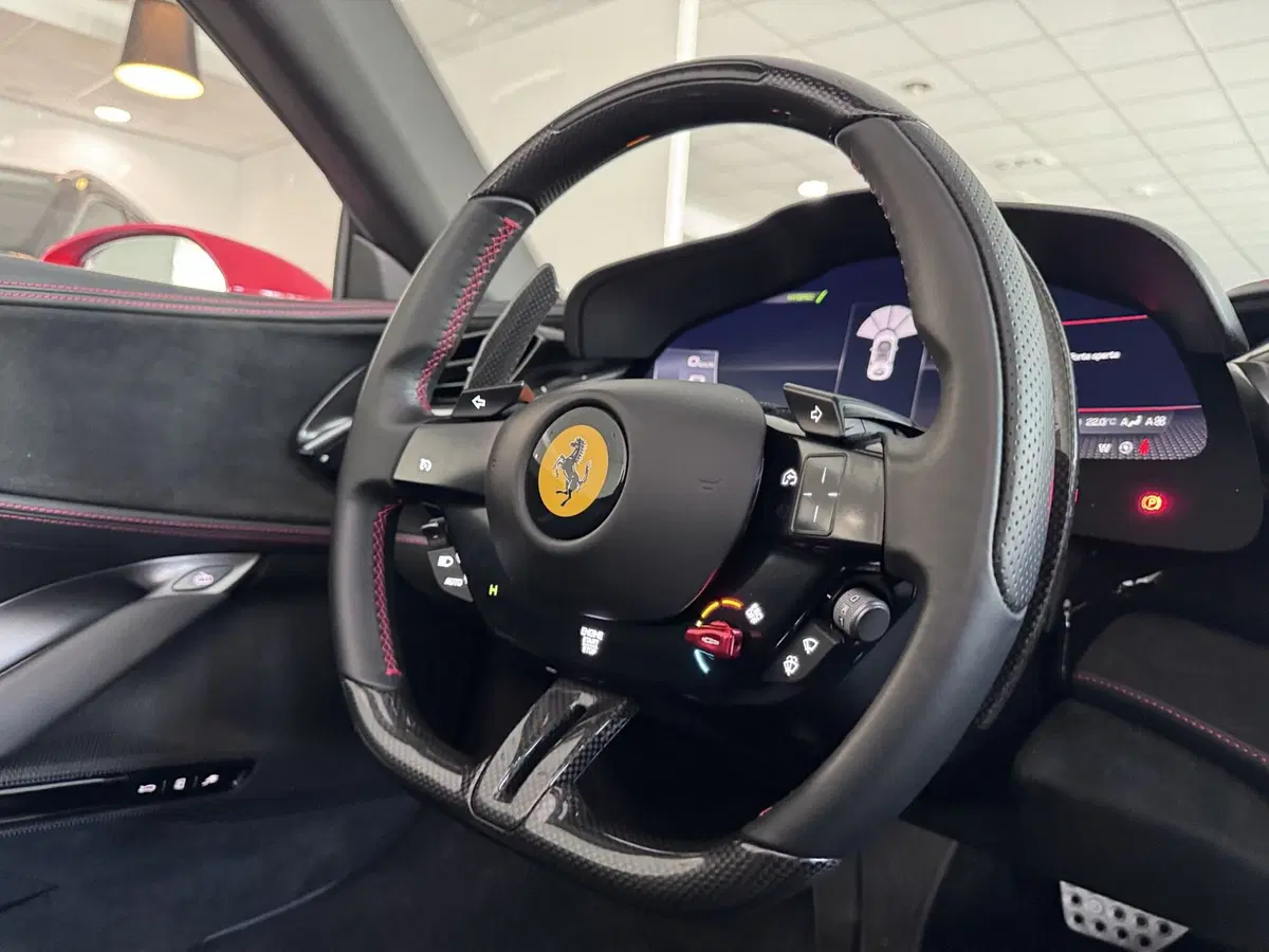 Ferrari SF90 Spider usata a Messina (15)