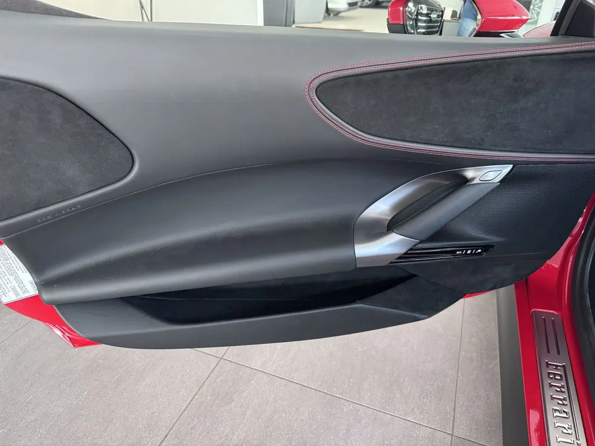 Ferrari SF90 Spider usata a Messina (7)