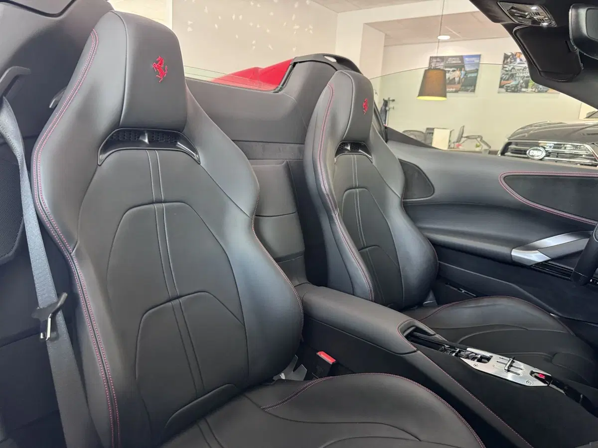 Ferrari SF90 Spider usata a Messina (9)