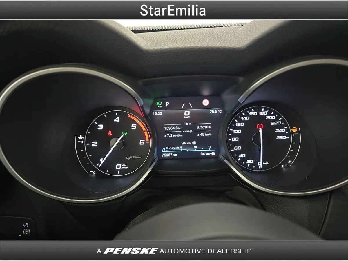Alfa Romeo Stelvio usata a Bologna (15)