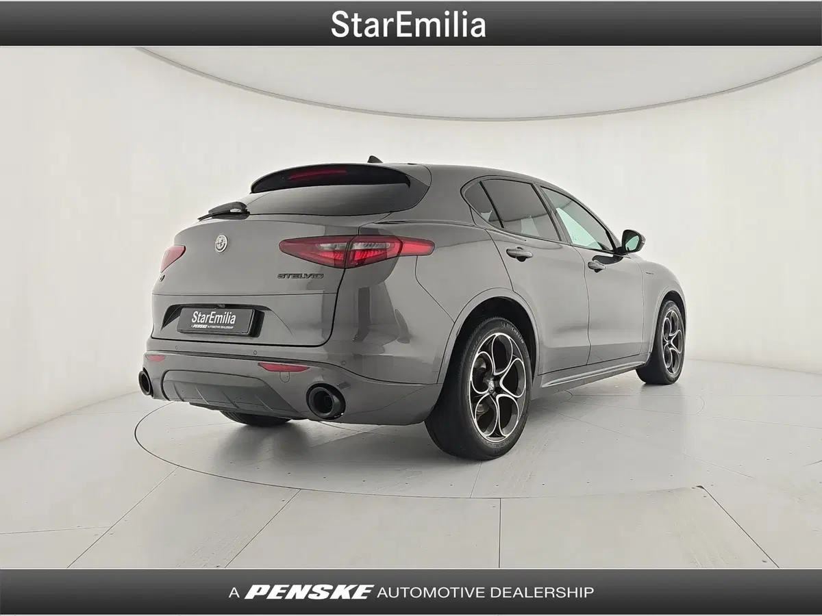 Alfa Romeo Stelvio usata a Bologna (5)