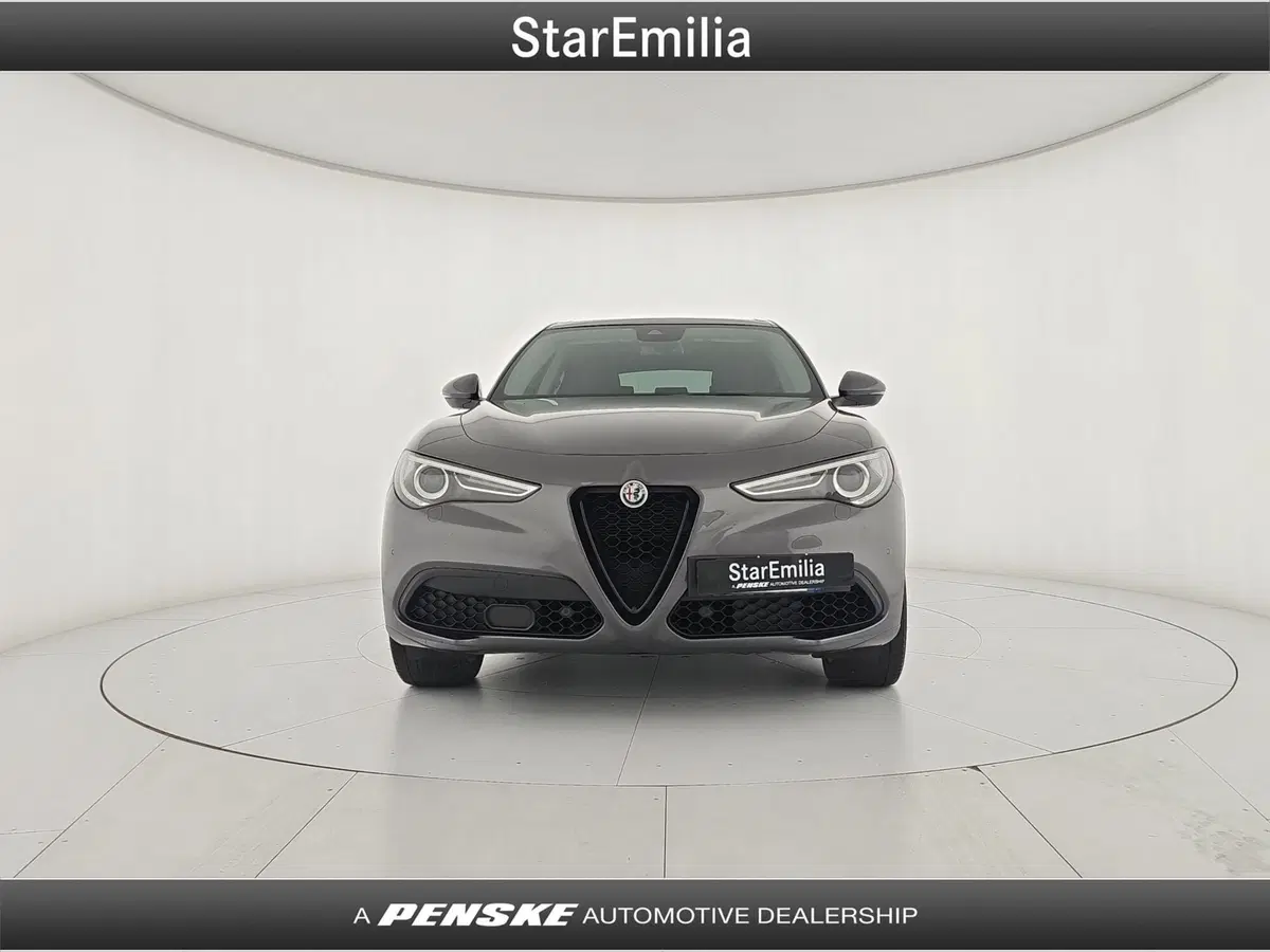 Alfa Romeo Stelvio usata a Bologna (7)