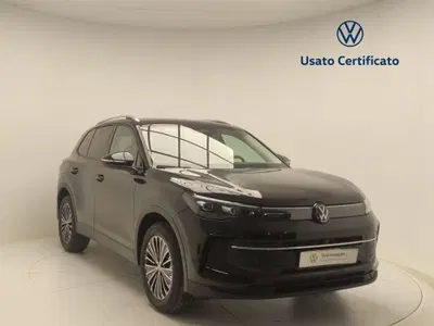 Volkswagen Tiguan 1.5 etsi Edition 130cv dsg nuova a Pratola Serra