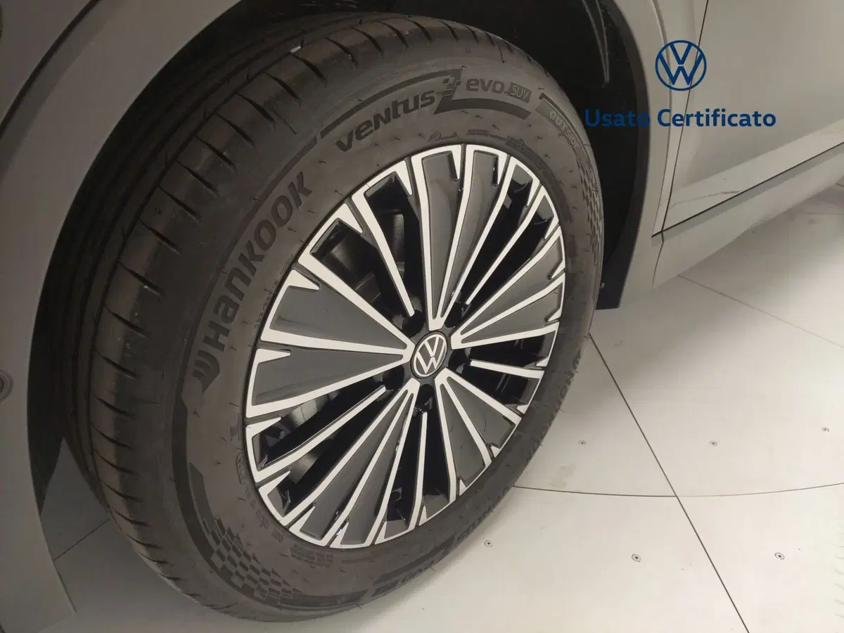 Volkswagen Tiguan nuova a Avellino (11)