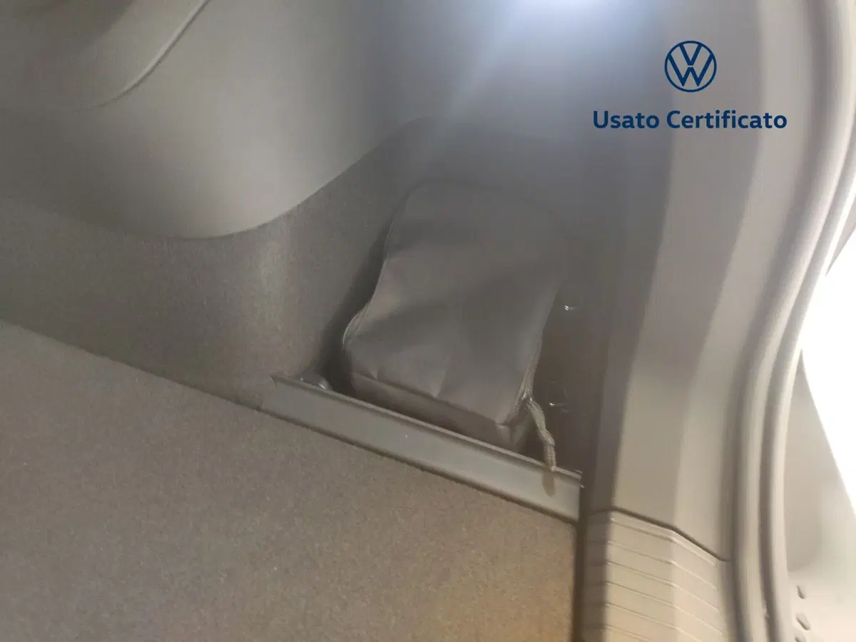 Volkswagen Tiguan nuova a Avellino (17)
