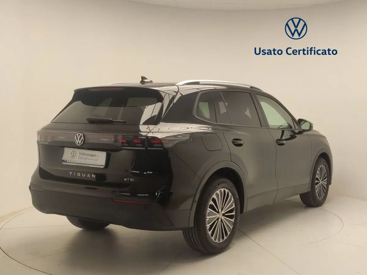 Volkswagen Tiguan nuova a Avellino (7)