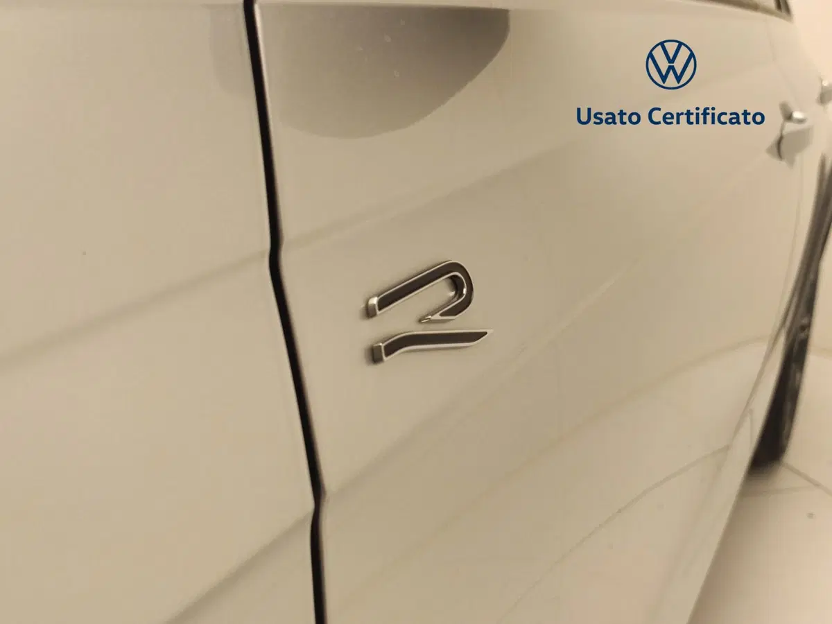 Volkswagen Taigo nuova a Avellino (14)