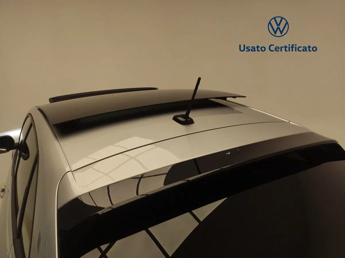 Volkswagen Taigo nuova a Avellino (18)