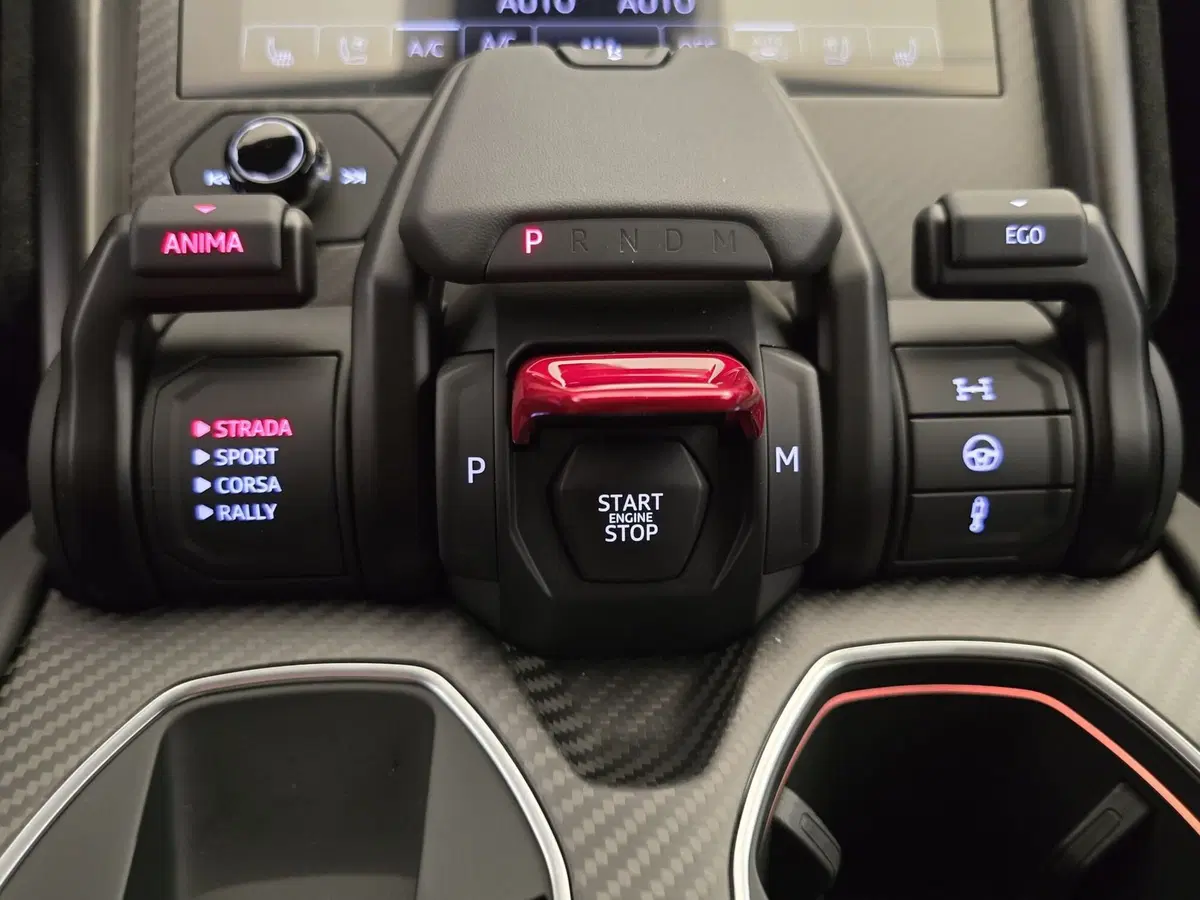 Lamborghini Urus usata a Bologna (15)